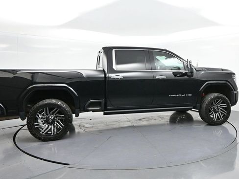 Used 2024 GMC Sierra 2500 Denali Ultimate AWD/4WD image 8
