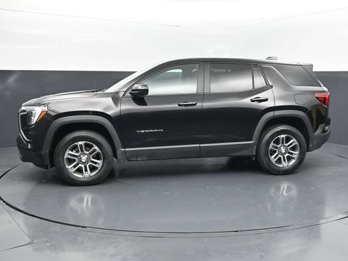 Used 2026 GMC Terrain Elevation FWD image 2
