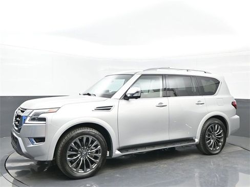 Used 2024 Nissan Armada Platinum w/ Captain's Chairs Package image 2