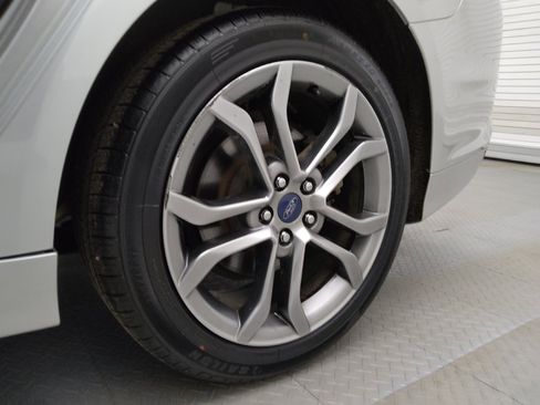 Used 2017 Ford Fusion SE w/ Equipment Group 201A image 31