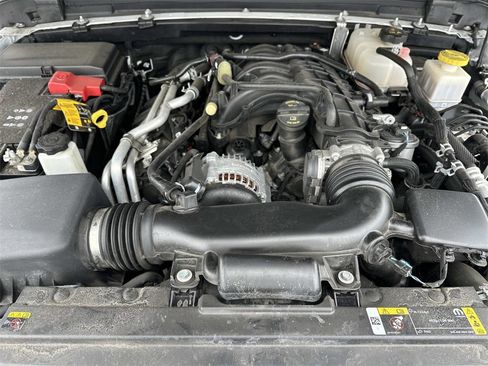 Used 2023 Jeep Gladiator Sport w/ Trailer Tow Package image 11