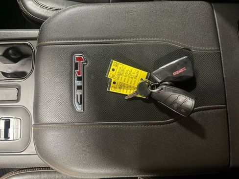 Used 2024 GMC Sierra 2500 AT4 w/ AT4 Premium Plus Package AWD/4WD image 21