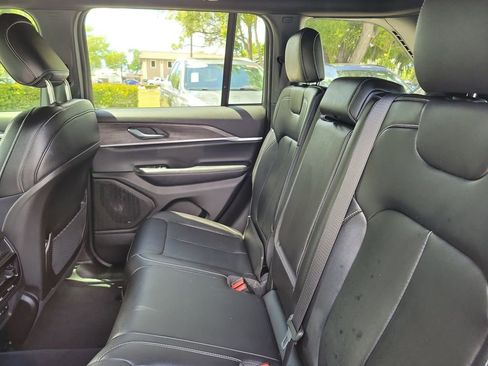 Used 2024 Jeep Grand Cherokee Limited w/ Black Appearance Package RWD image 16