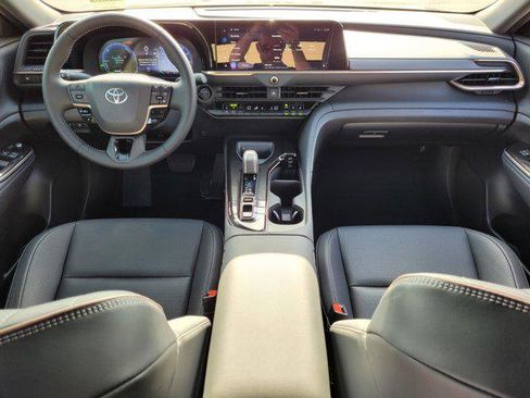 Certified 2025 Toyota Crown AWD/4WD image 17