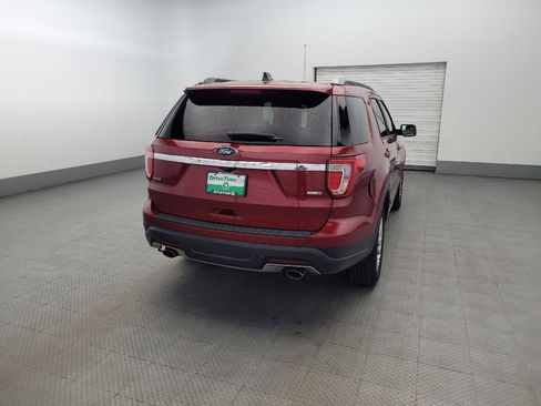 Used 2018 Ford Explorer XLT image 7