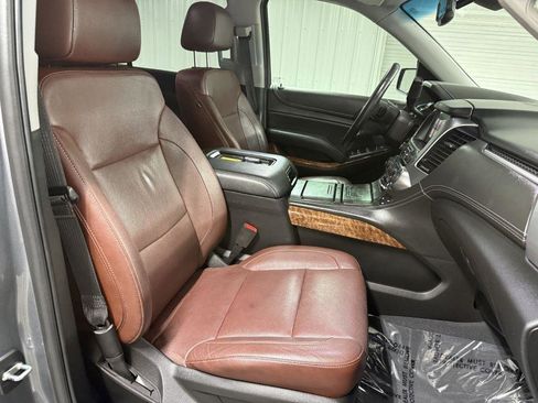 Used 2019 Chevrolet Suburban Premier w/ Premier Plus Edition AWD/4WD image 47