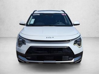 Used 2023 Kia Niro SX Touring FWD video 2