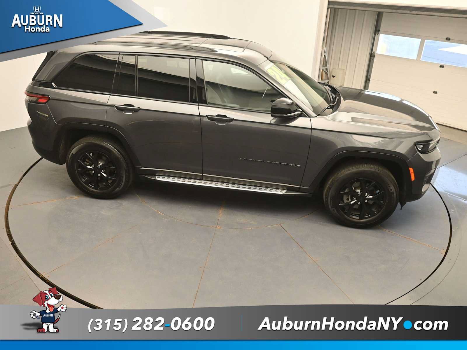 Used 2024 Jeep Grand Cherokee Altitude AWD/4WD image 33