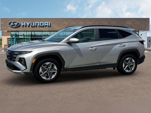 Used 2025 Hyundai Tucson SEL FWD image 2