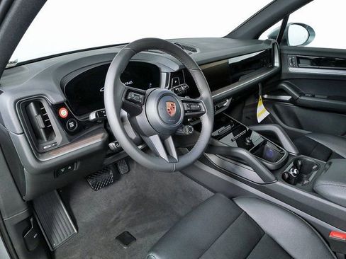 New 2026 Porsche Cayenne image 4