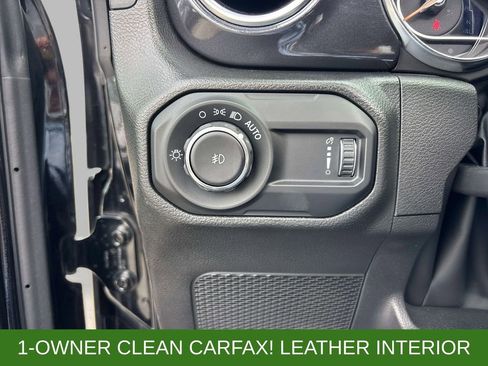 Used 2023 Jeep Wrangler Unlimited Sahara AWD/4WD image 17