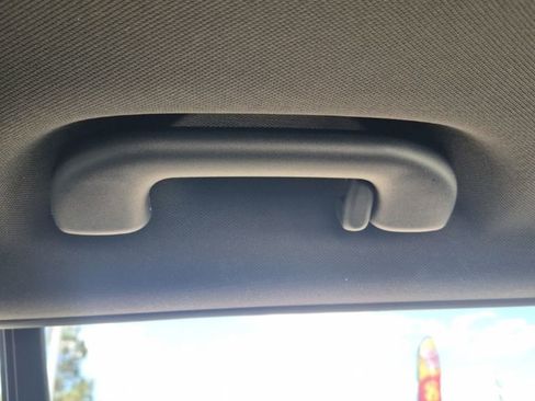 Used 2025 Jeep Grand Cherokee Altitude image 51