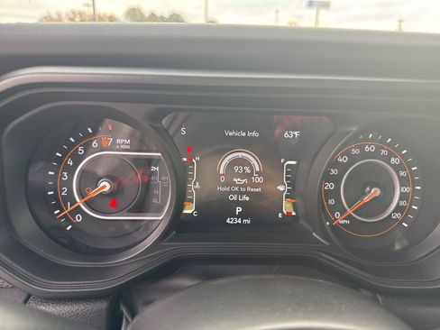 Used 2024 Jeep Gladiator Rubicon image 15