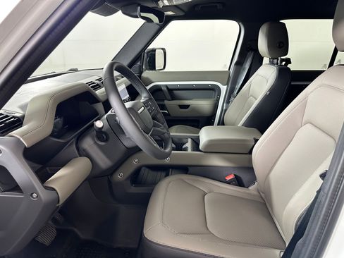 New 2025 Land Rover Defender 110 S image 4