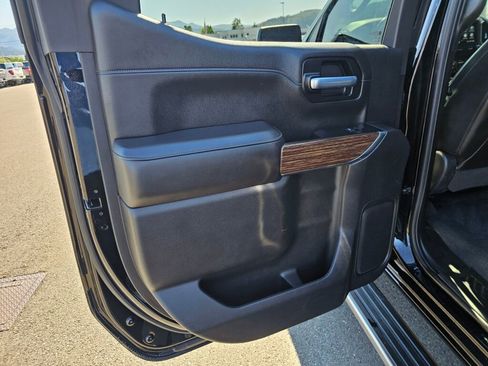 Used 2021 Chevrolet Silverado 1500 High Country w/ Technology Package AWD/4WD image 12