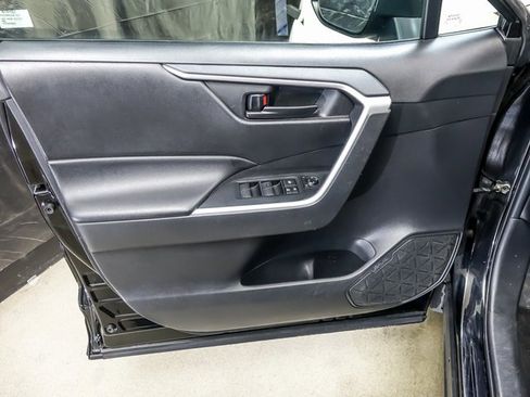 Certified 2022 Toyota RAV4 LE image 20