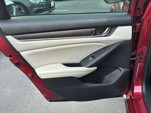Used 2020 Honda Accord Touring image 18