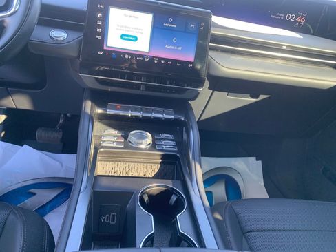 Used 2024 Lincoln Nautilus Reserve w/ Equipment Group 202A image 23