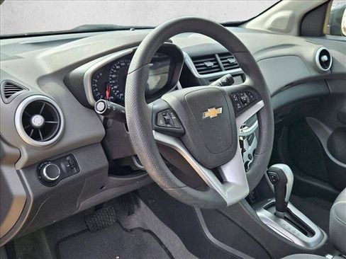 Used 2019 Chevrolet Sonic LT image 9