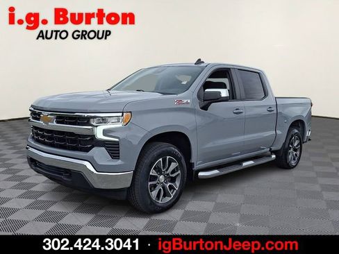 Used 2024 Chevrolet Silverado 1500 LT w/ Z71 Off-Road Package AWD/4WD image 3