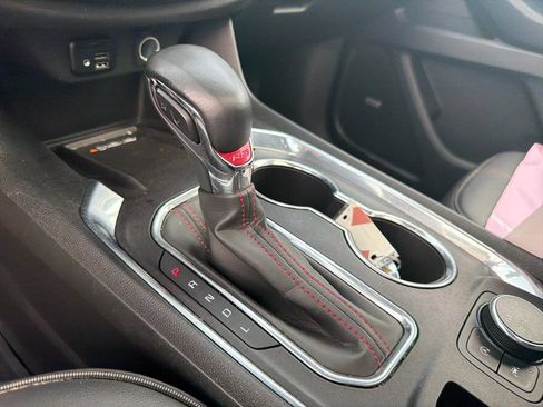 Used 2023 Chevrolet Traverse RS image 28