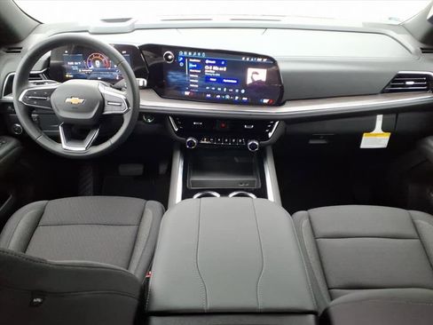 New 2026 Chevrolet Suburban LS RWD image 20