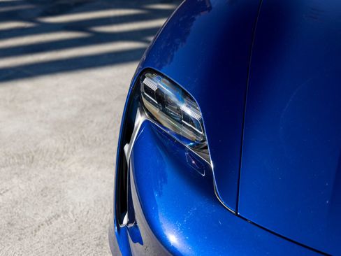 Certified 2021 Porsche Taycan image 14