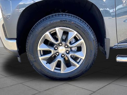 Used 2021 Chevrolet Silverado 1500 LT w/ Z71 Off-Road Package AWD/4WD image 11