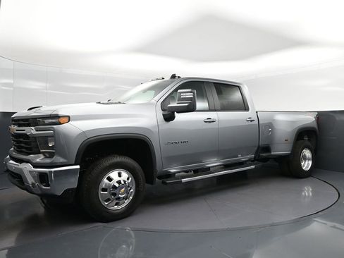 New 2026 Chevrolet Silverado 3500 LT w/ All Star Edition AWD/4WD image 3