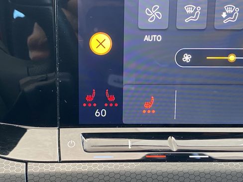 Certified 2023 Volkswagen GTI SE FWD image 15