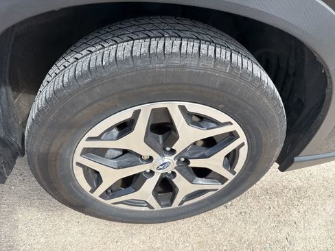 Used 2023 Subaru Forester Premium image 5