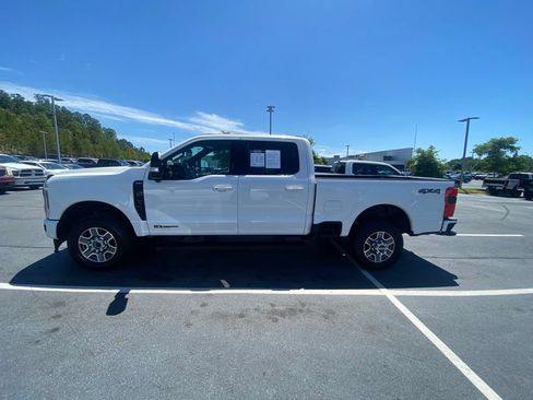 Used 2024 Ford F250 Lariat w/ Black Appearance Package AWD/4WD image 4