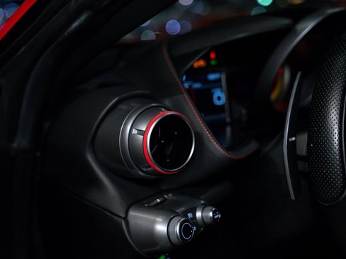 Used 2020 Ferrari 812 Superfast image 21