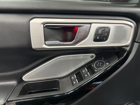 Used 2022 Ford Explorer Platinum w/ Equipment Group 601A image 18