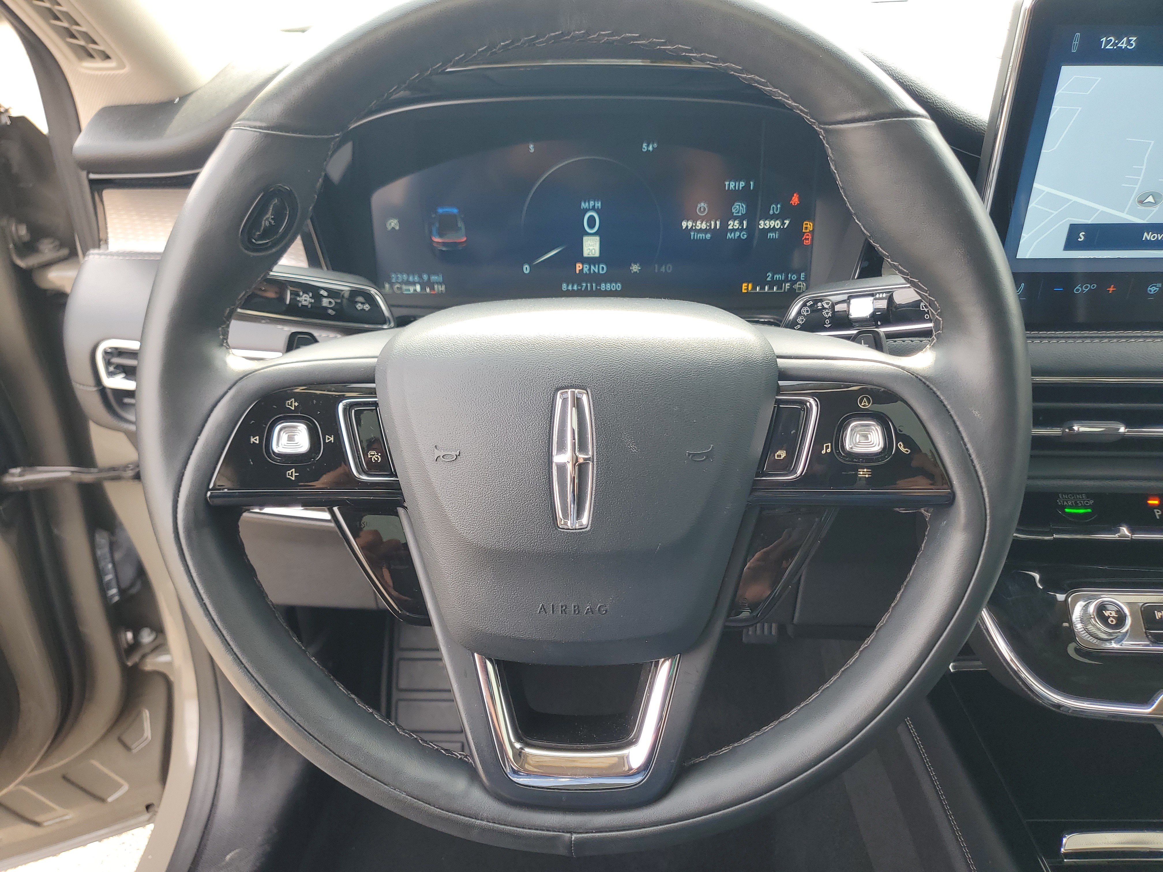 Used 2025 Lincoln Corsair Reserve w/ Jet Appearance Package AWD/4WD image 14