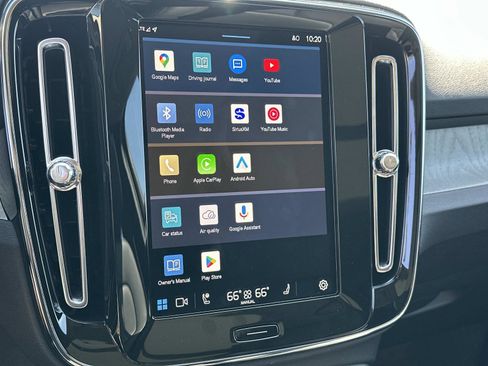 Certified 2025 Volvo XC40 B5 Ultra w/ Climate Package image 11