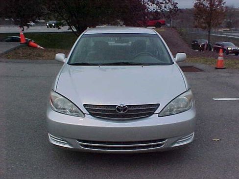 Used 2002 Toyota Camry LE image 3