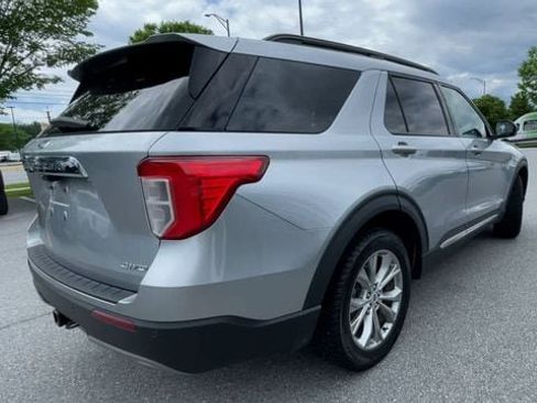 Certified 2023 Ford Explorer XLT w/ Equipment Group 202A AWD/4WD image 2