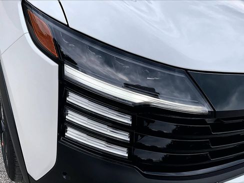 New 2026 Nissan Kicks SR FWD image 18