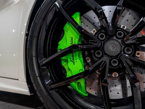Used 2016 Lamborghini Huracan LP 610-4 AWD/4WD image 82