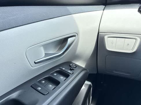 Used 2022 Hyundai Tucson SEL FWD image 38