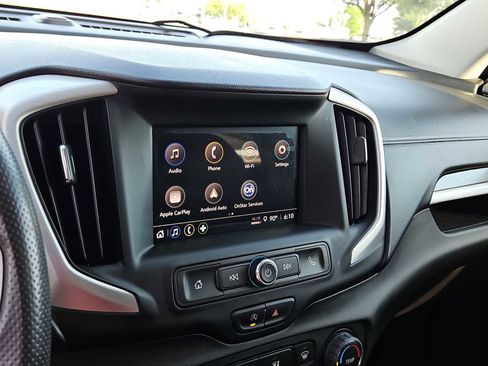 Used 2024 GMC Terrain SLE FWD image 24