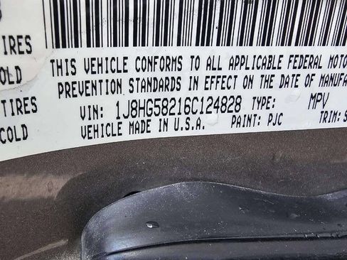 Used 2006 Jeep Commander Limited w/ Trailer Tow Group IV image 11