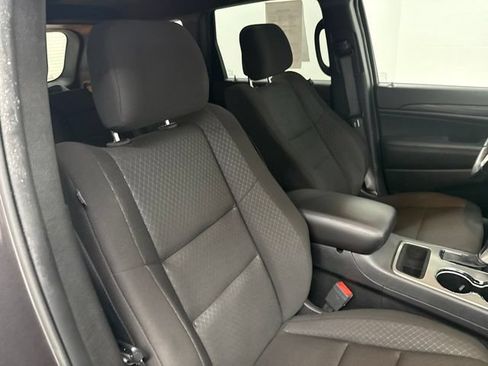 Used 2021 Jeep Grand Cherokee Laredo AWD/4WD image 25