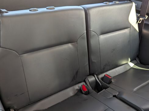 Used 2023 Mitsubishi Outlander SE image 12