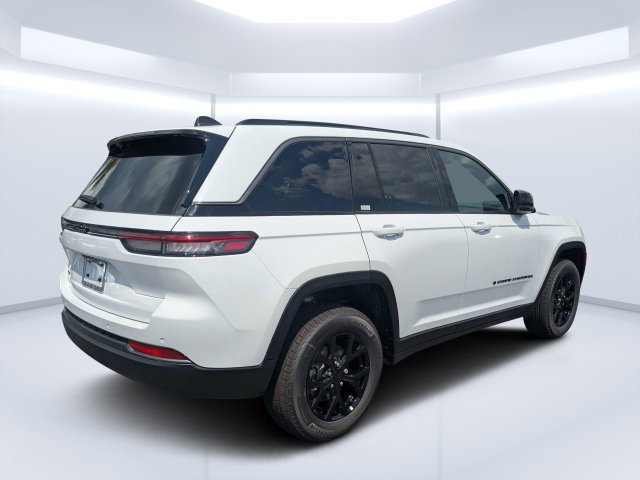New 2026 Jeep Grand Cherokee Altitude AWD/4WD image 3