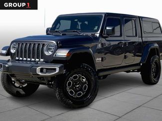 Used 2020 Jeep Gladiator Overland video 1