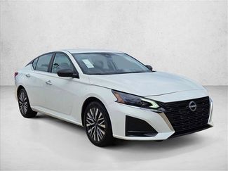 Used 2025 Nissan Altima 2.5 SV FWD video 3