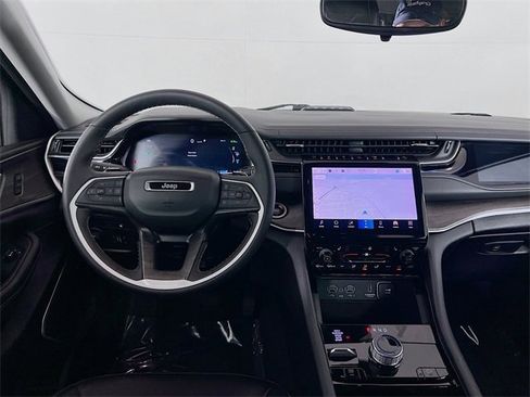 Used 2022 Jeep Grand Cherokee Limited 4xe image 22