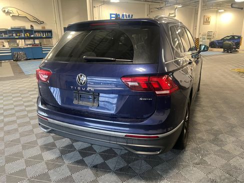 Used 2022 Volkswagen Tiguan SE w/ Panoramic Sunroof Package image 5